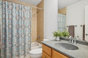 717 Summit Ln., Vernon Hills, IL 60061