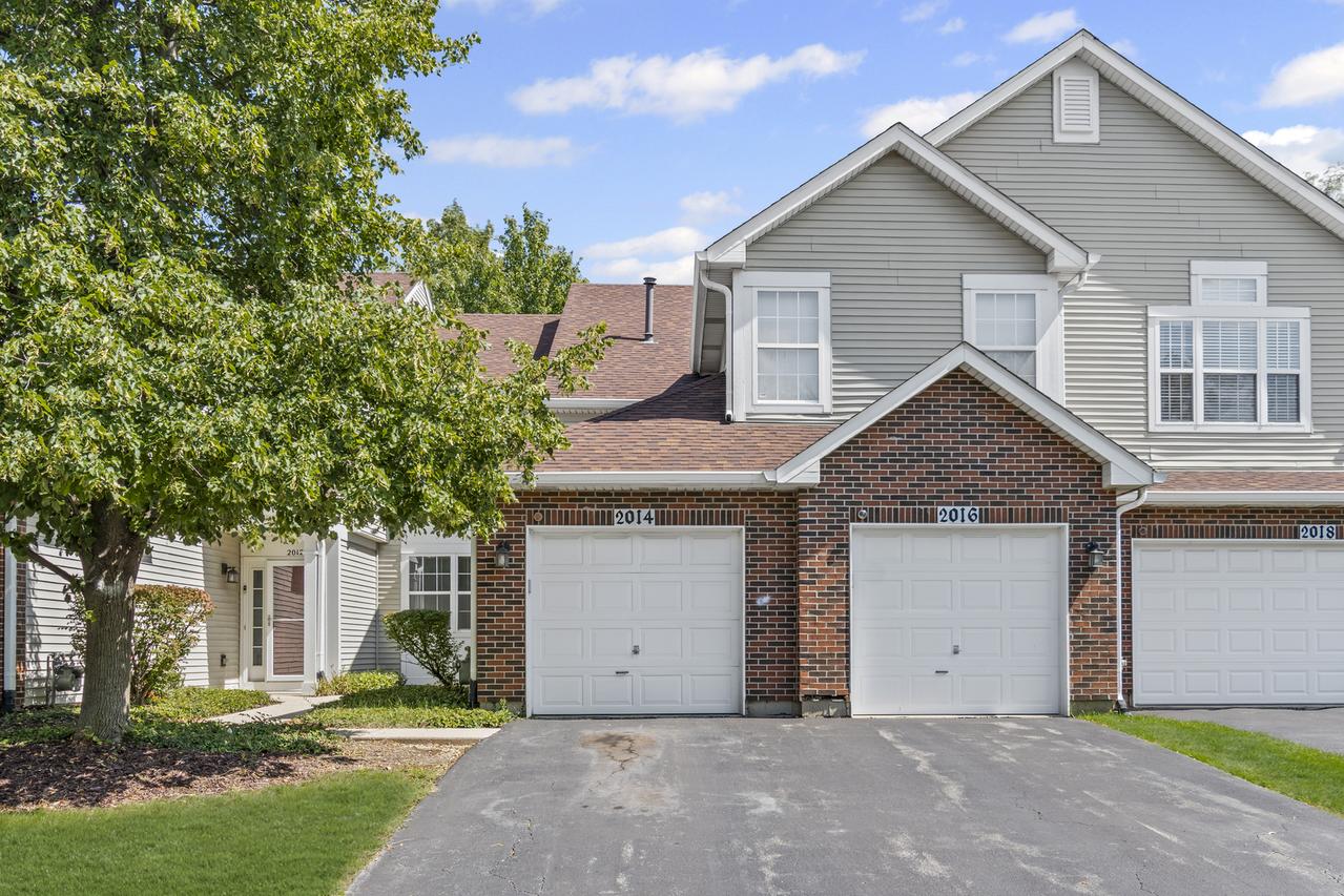2016 Fulham Dr., Naperville, IL 60564