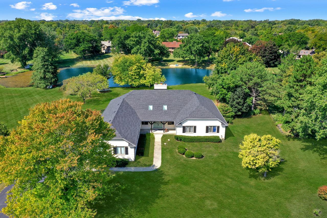 5 University Cir., Hawthorn Woods, IL 60047