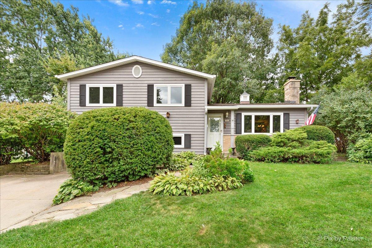 669 Terry Rd., Glendale Heights, IL 60139
