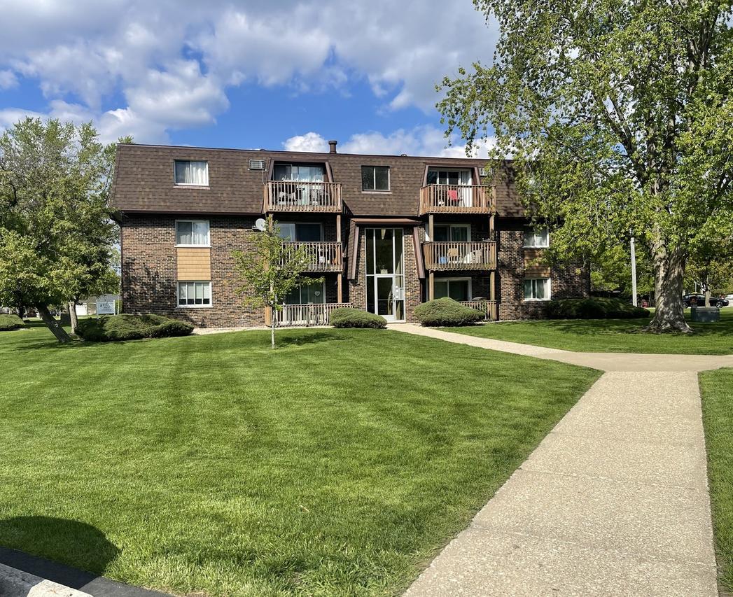 19380 Wolf Rd. #5, Mokena, IL 60448