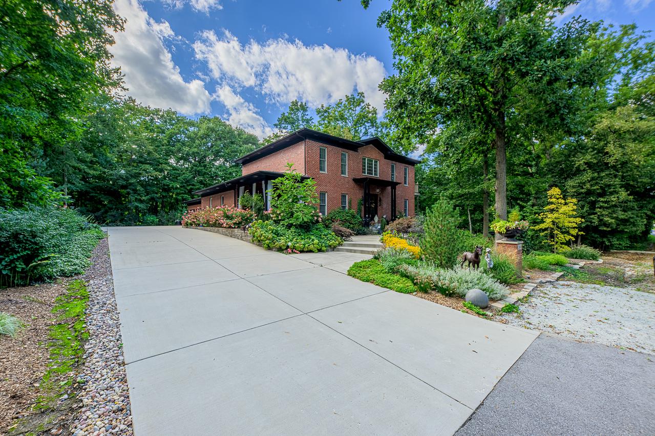 20600 S Old Wolf Rd., Mokena, IL 60448