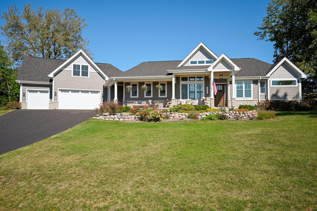 5N107 Burr Rd., St. Charles, IL 60175