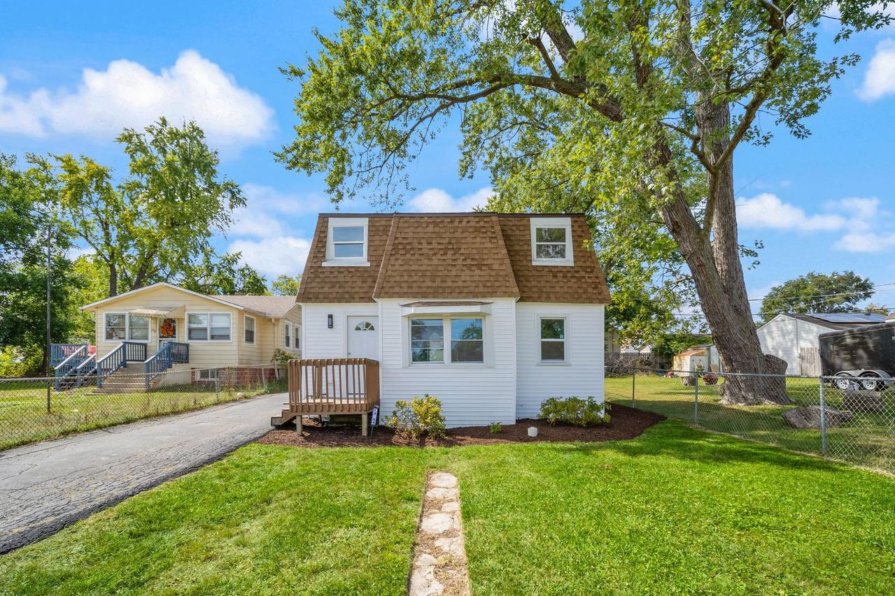 1334 N Lake Shore Dr., Round Lake Beach, IL 60073