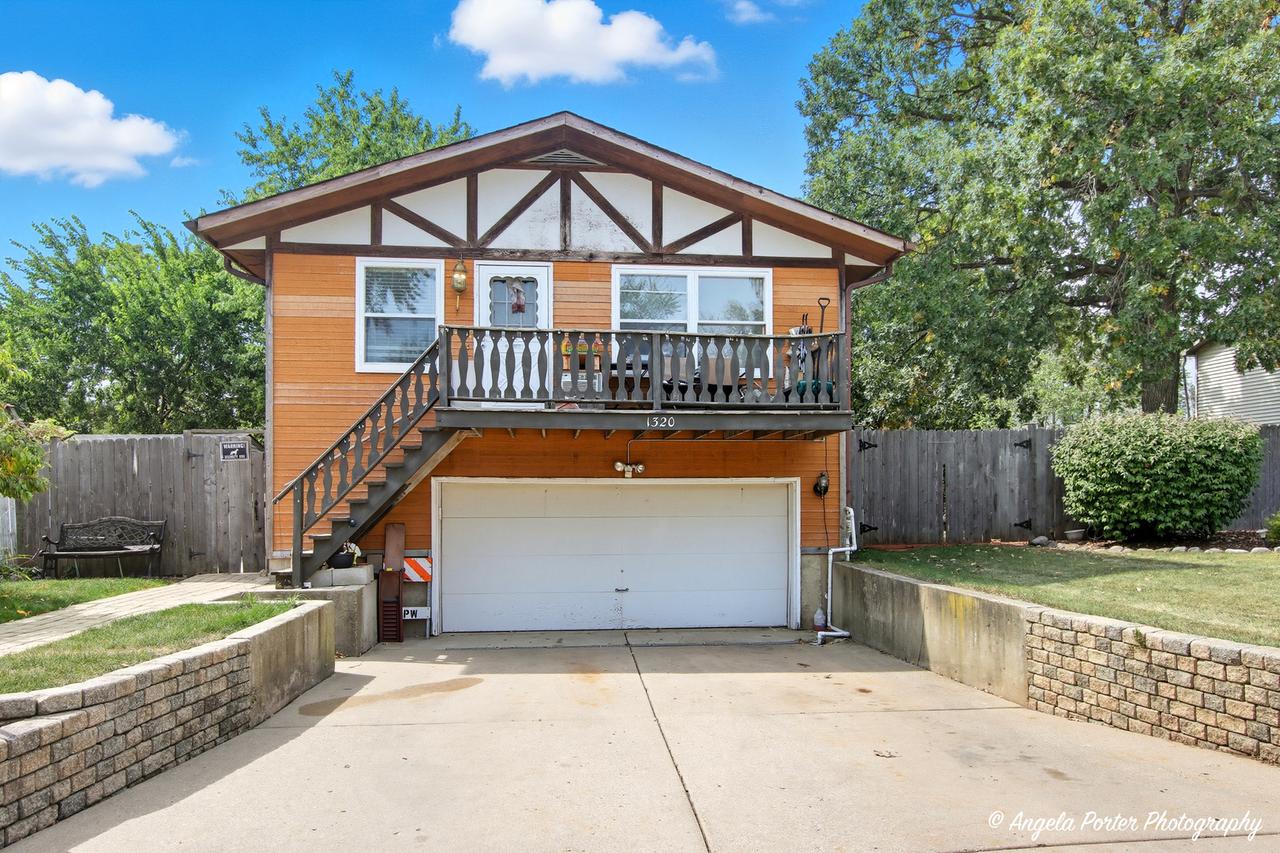 1320 Glenview Ct., Round Lake Beach, IL 60073