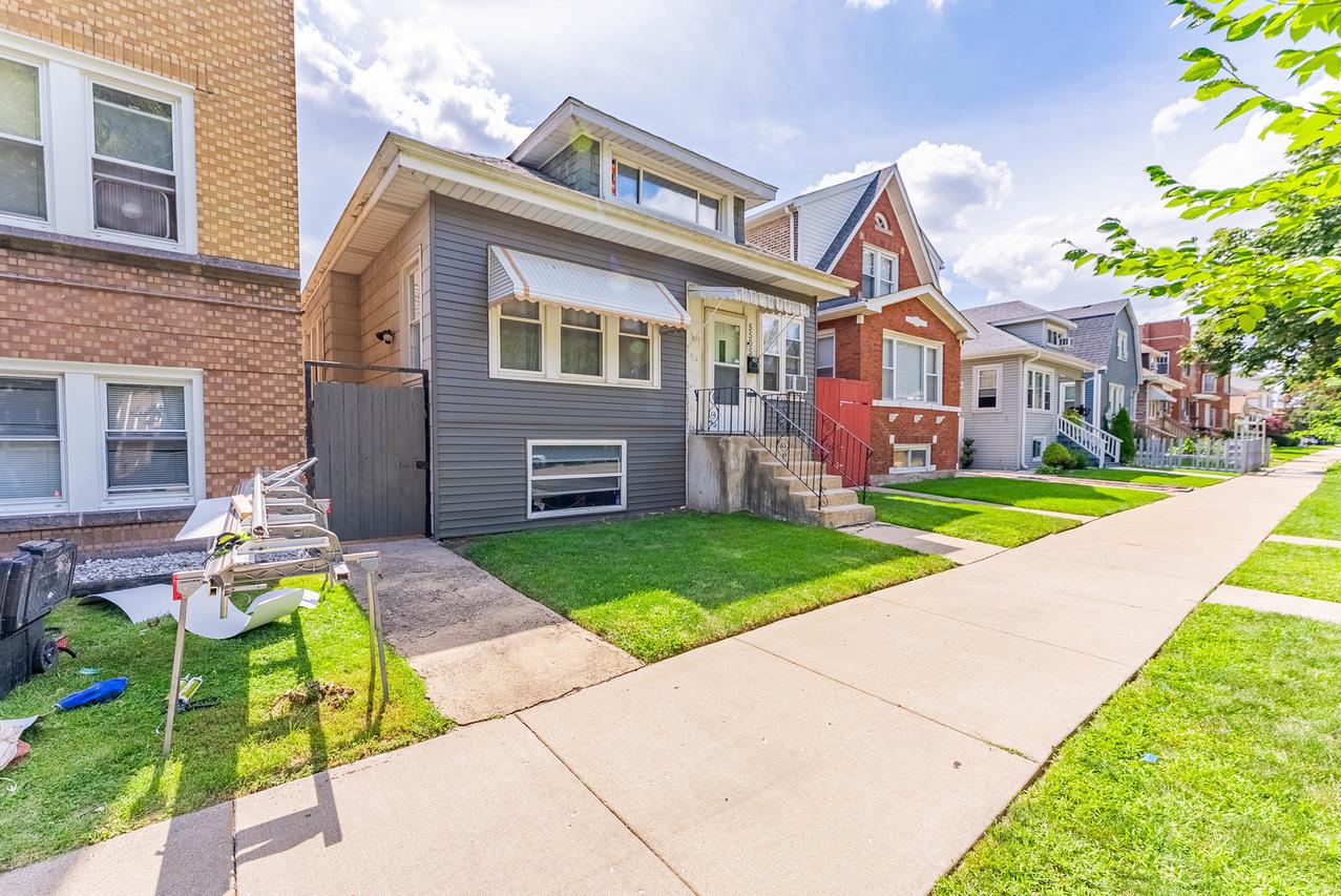 5505 W Parker Ave., Chicago, IL 60639