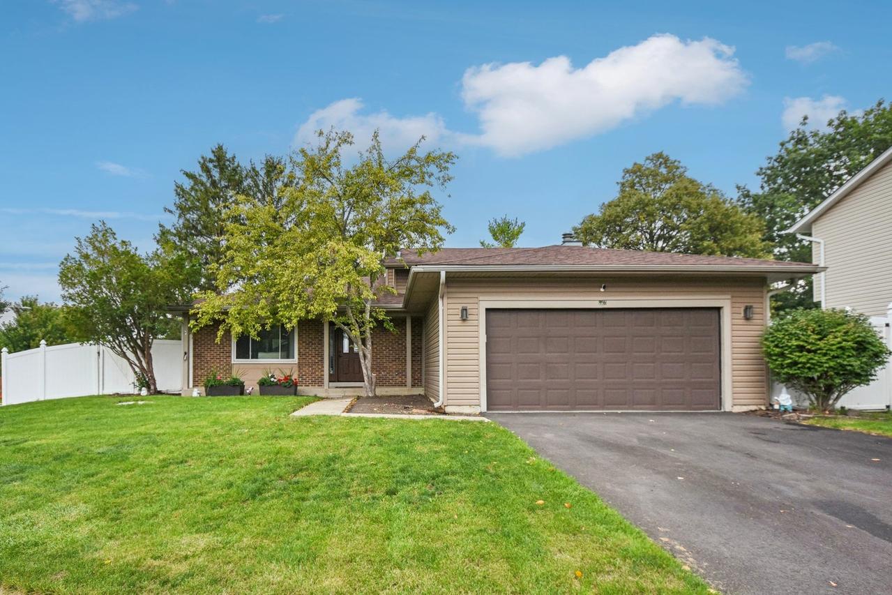 1860 Burr Ridge Dr., Hoffman Estates, IL 60192