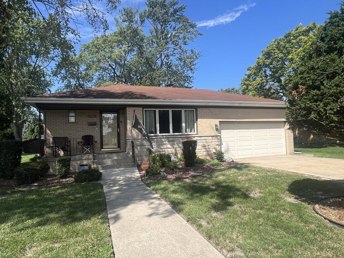 18724 Sherman St., Lansing, IL 60438