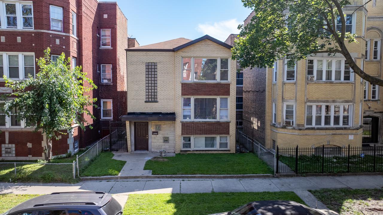 7637 S Essex Ave., Chicago, IL 60649