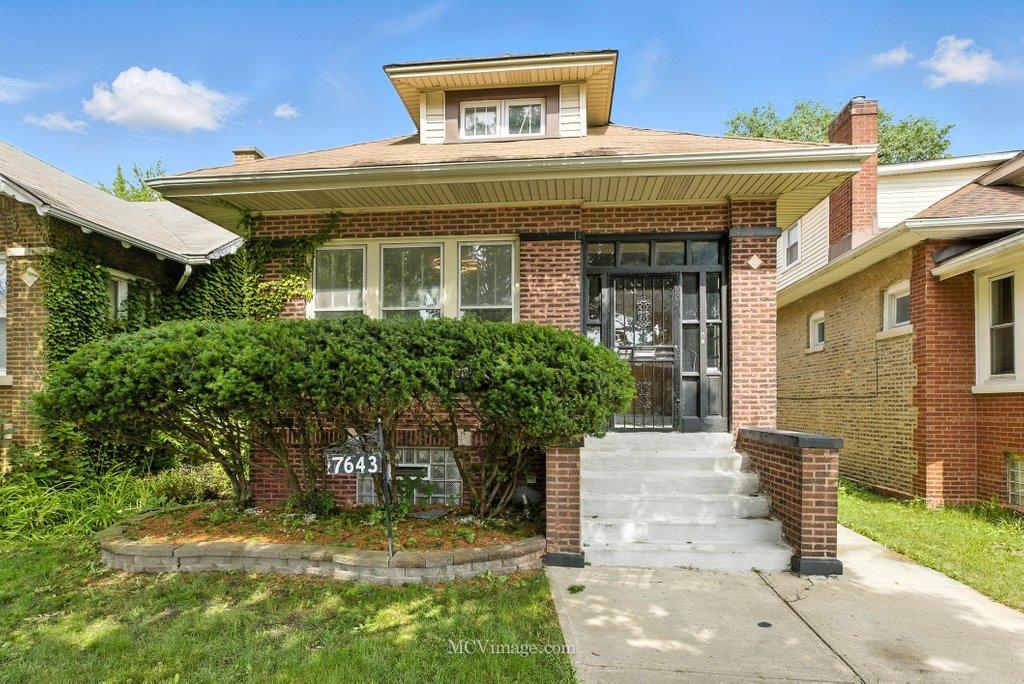 7643 S Paxton Ave., Chicago, IL 60649