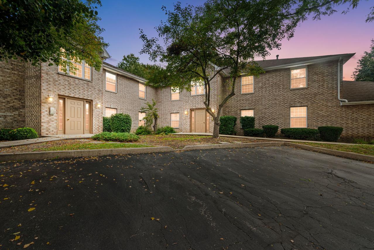 1940 Matthew Ct. #D, Elgin, IL 60123