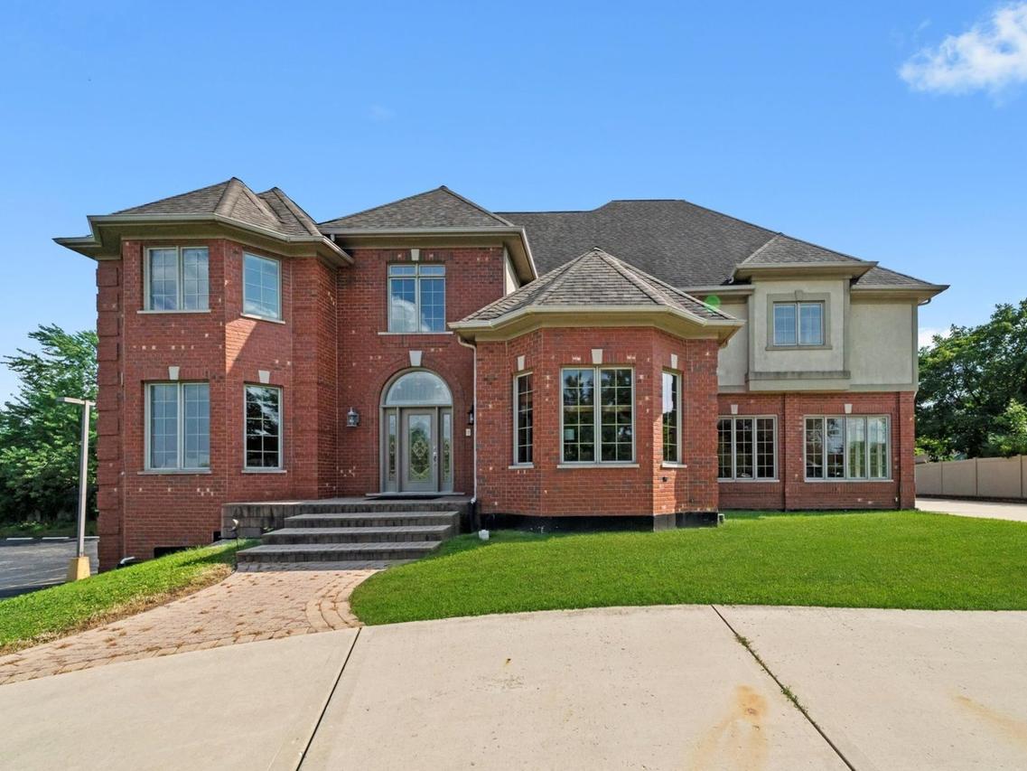 8841 W 100th Pl., Palos Hills, IL 60465