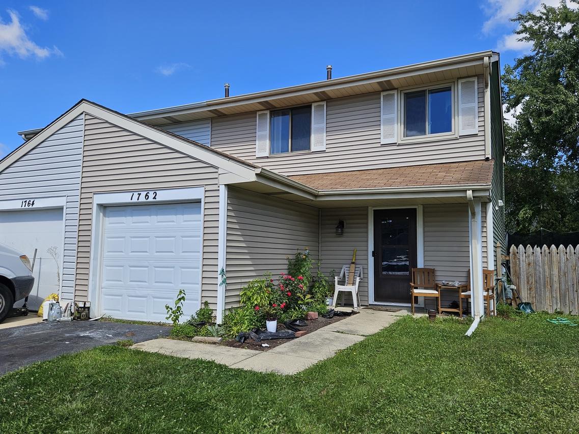 1762 De Forest Ln., Hanover Park, IL 60133