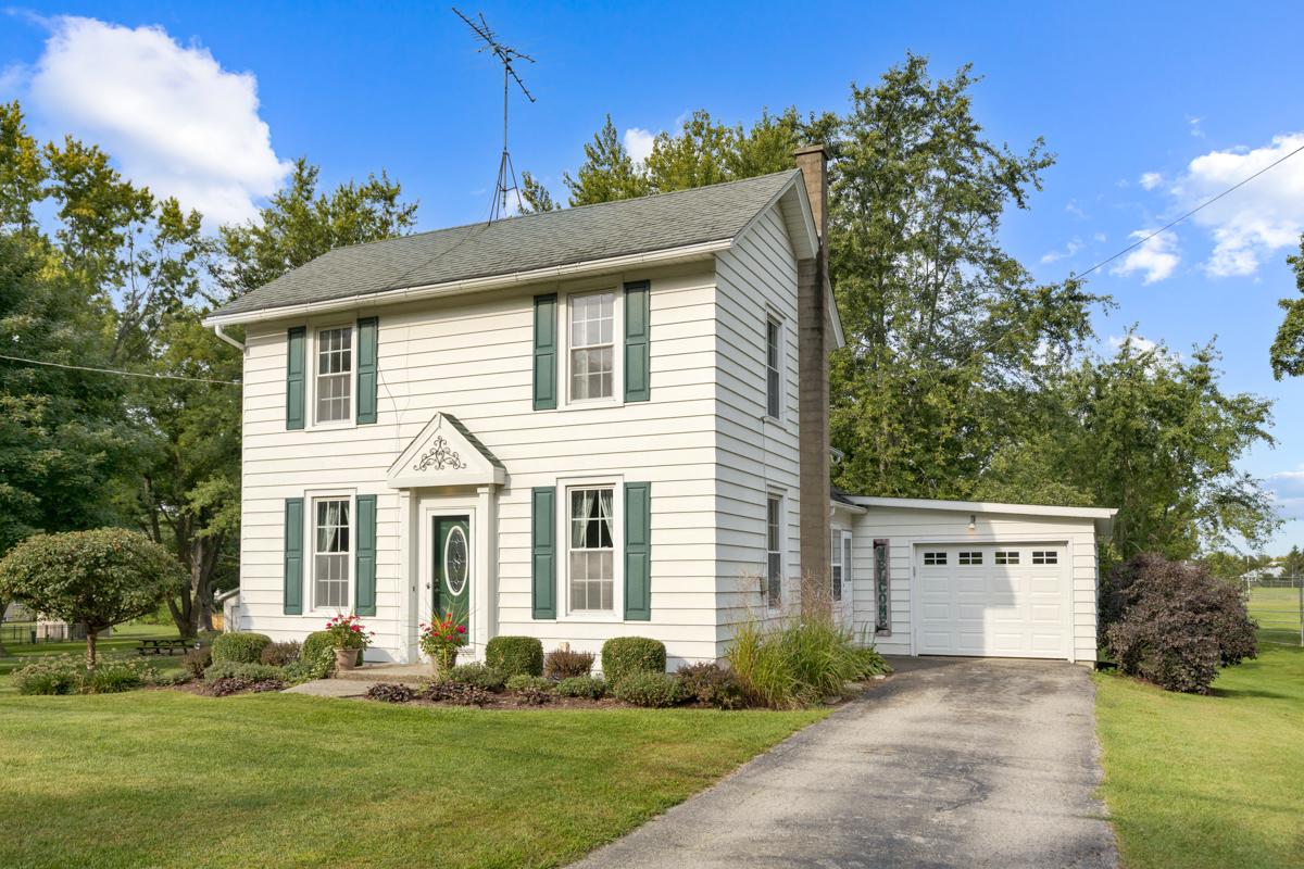 704 S State St., Hampshire, IL 60140