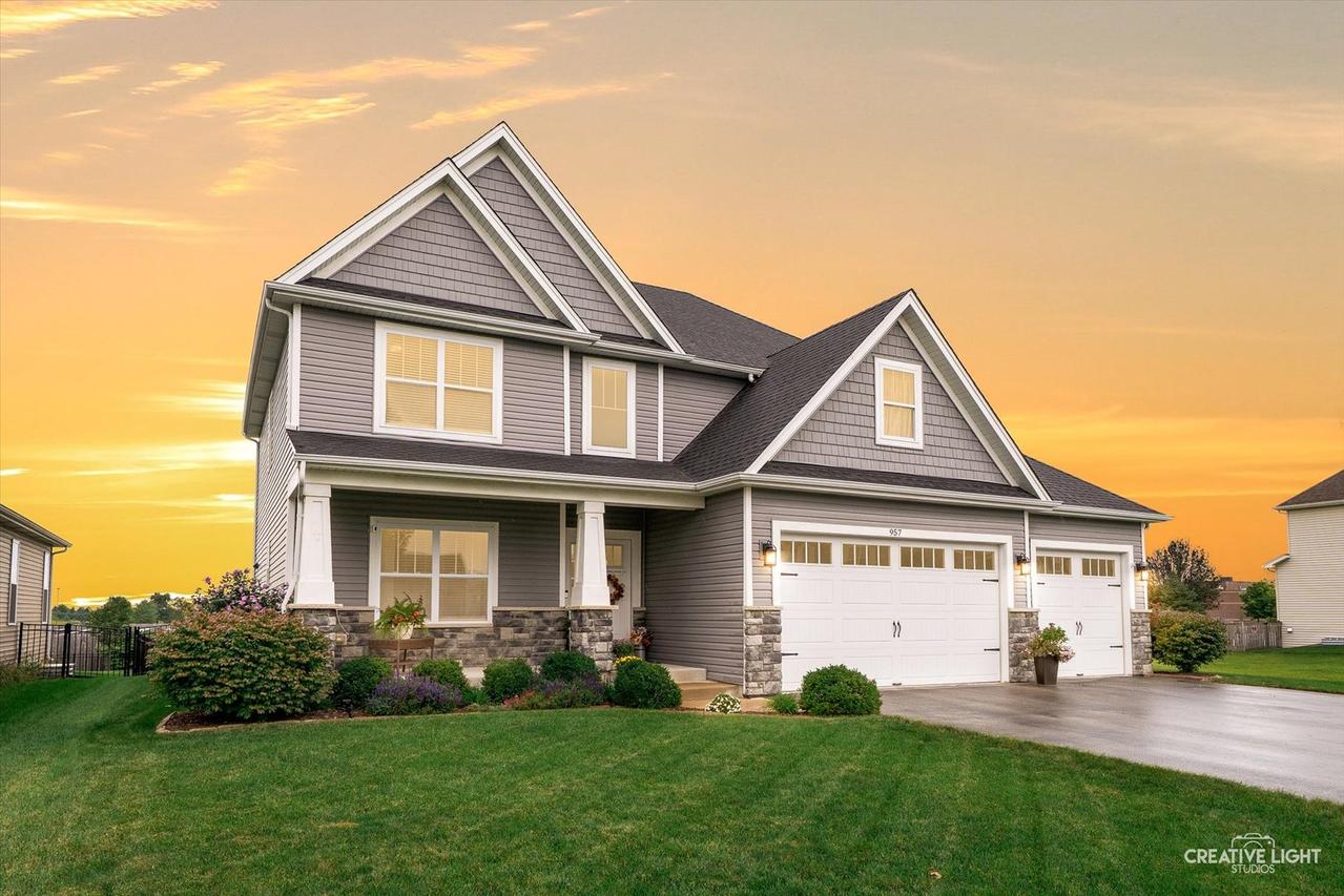 957 N Carly Cir., Yorkville, IL 60560