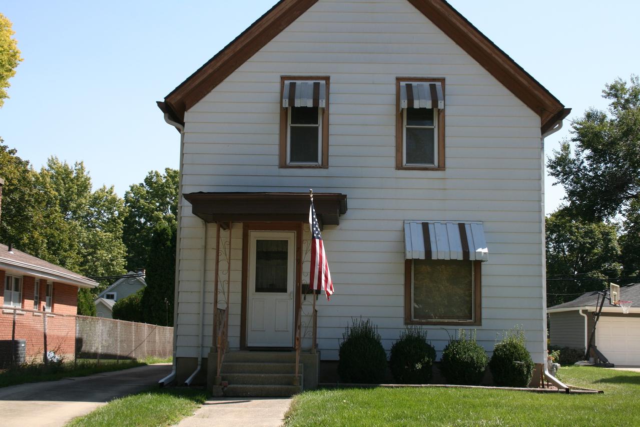 719 Oak Ave., Aurora, IL 60506