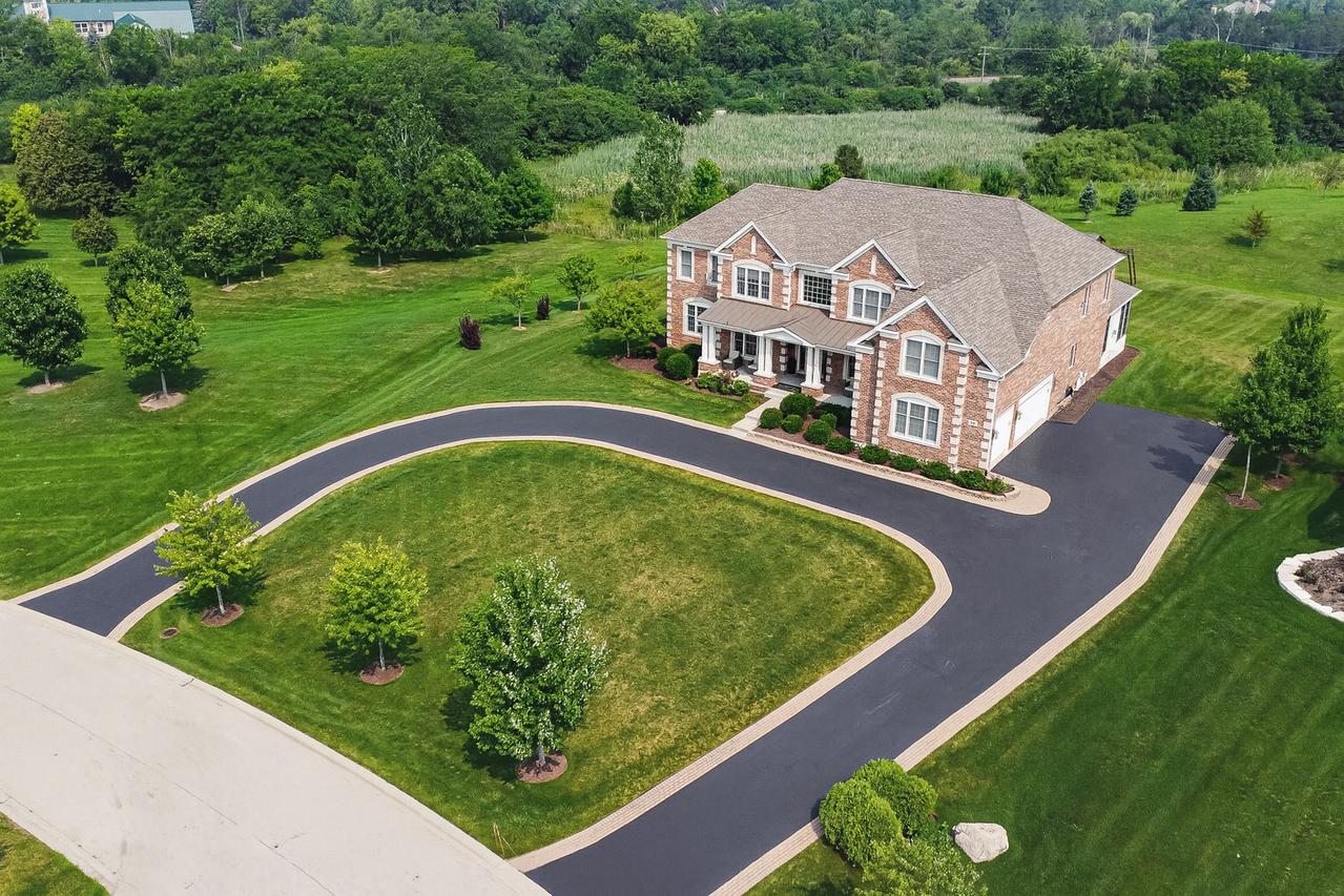28 Shenandoah Cir., South Barrington, IL 60010