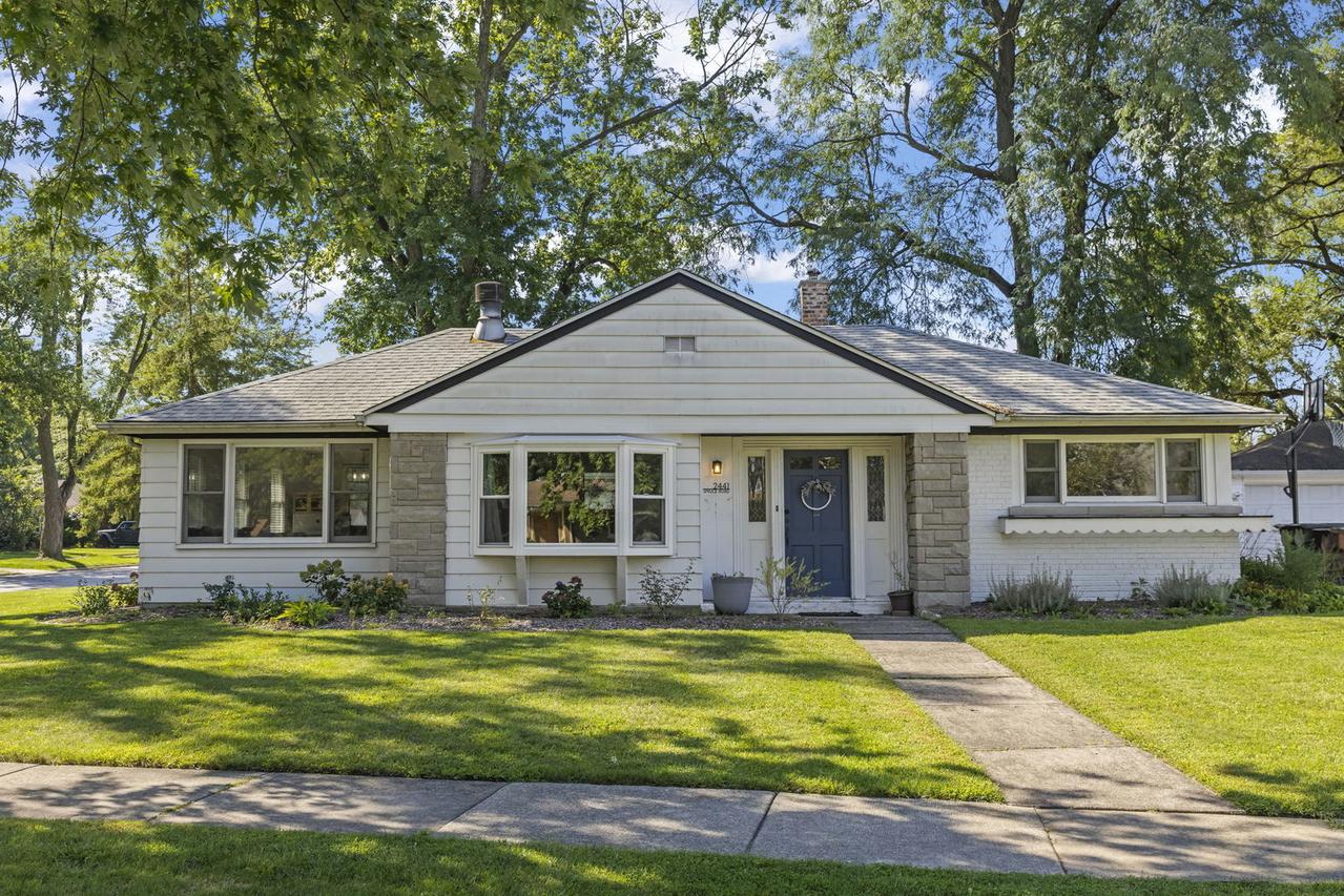 2441 Spruce Rd., Homewood, IL 60430