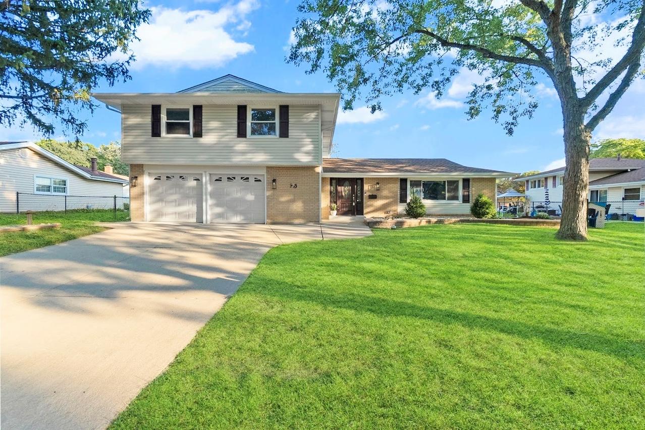 305 Williams Dr., Schaumburg, IL 60193