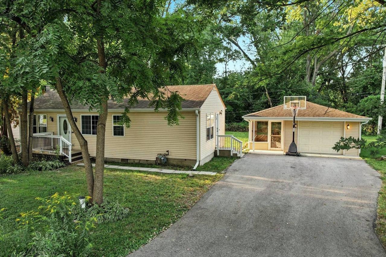 819 Southside Ave., Mchenry, IL 60051