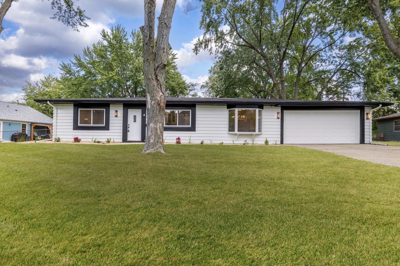 4 Circle Ct., Montgomery, IL 60538