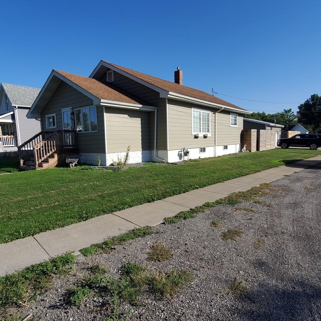 231 W Main St., Martinton, IL 60951