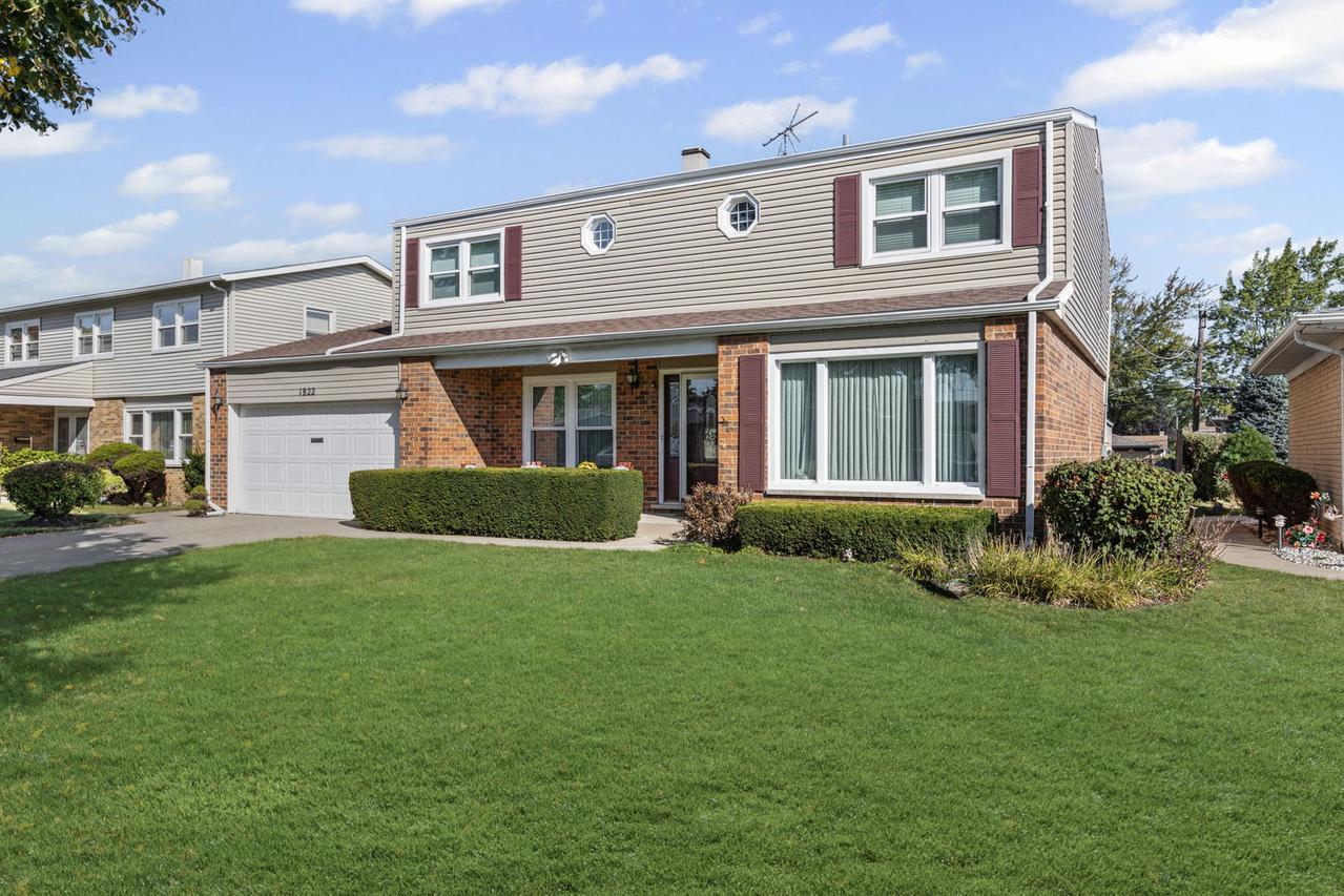 1822 W Pheasant Tr., Mount Prospect, IL 60056