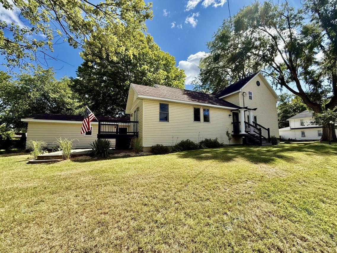 1403 Grant St., Peru, IL 61354