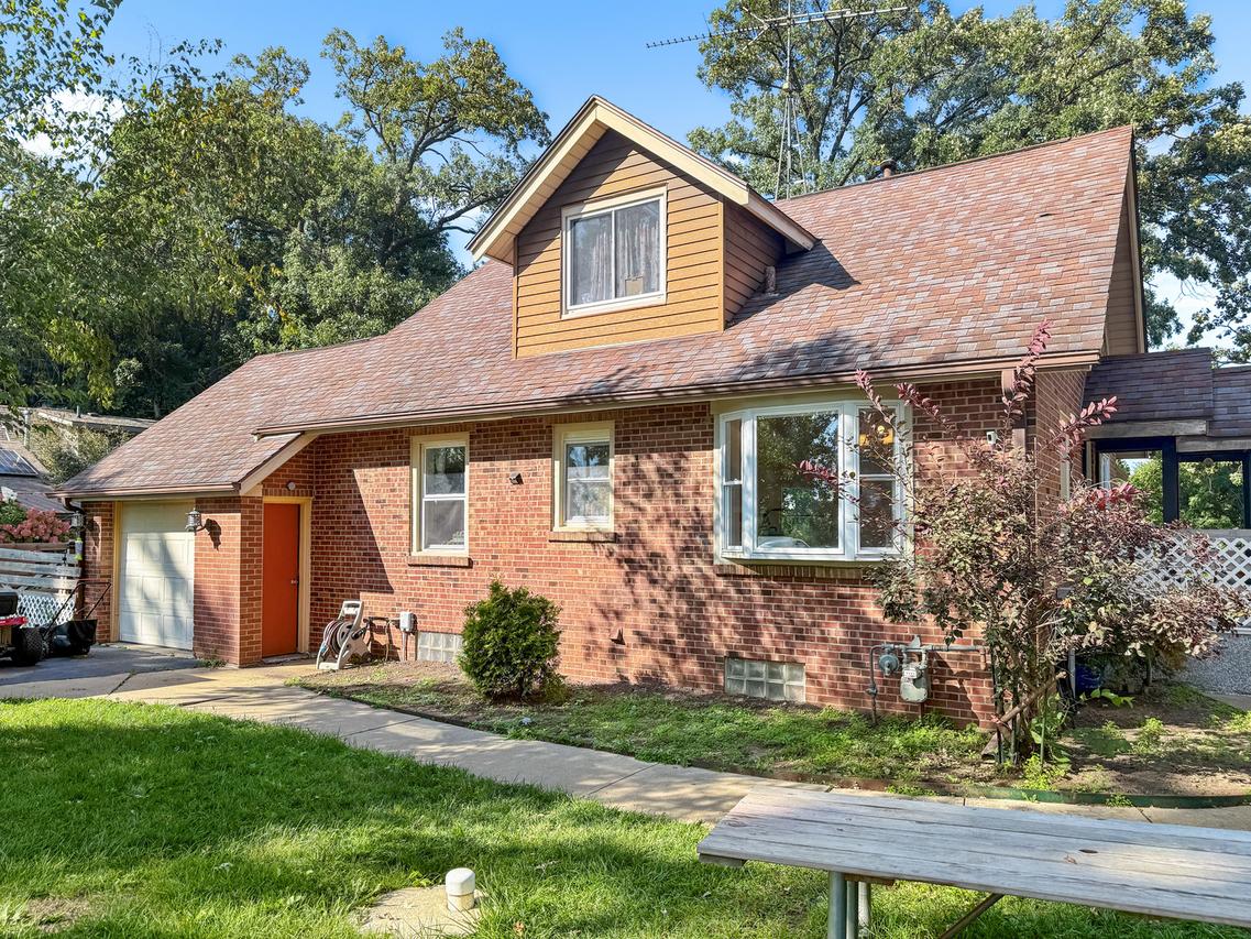 4097 Oaklane Rd., Rockford, IL 61109