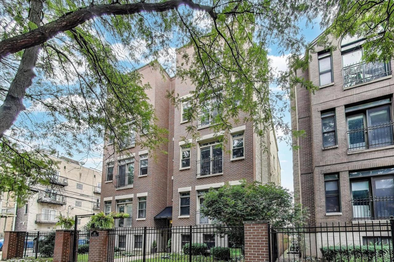 1618 N Oakley Ave. #2S, Chicago, IL 60647