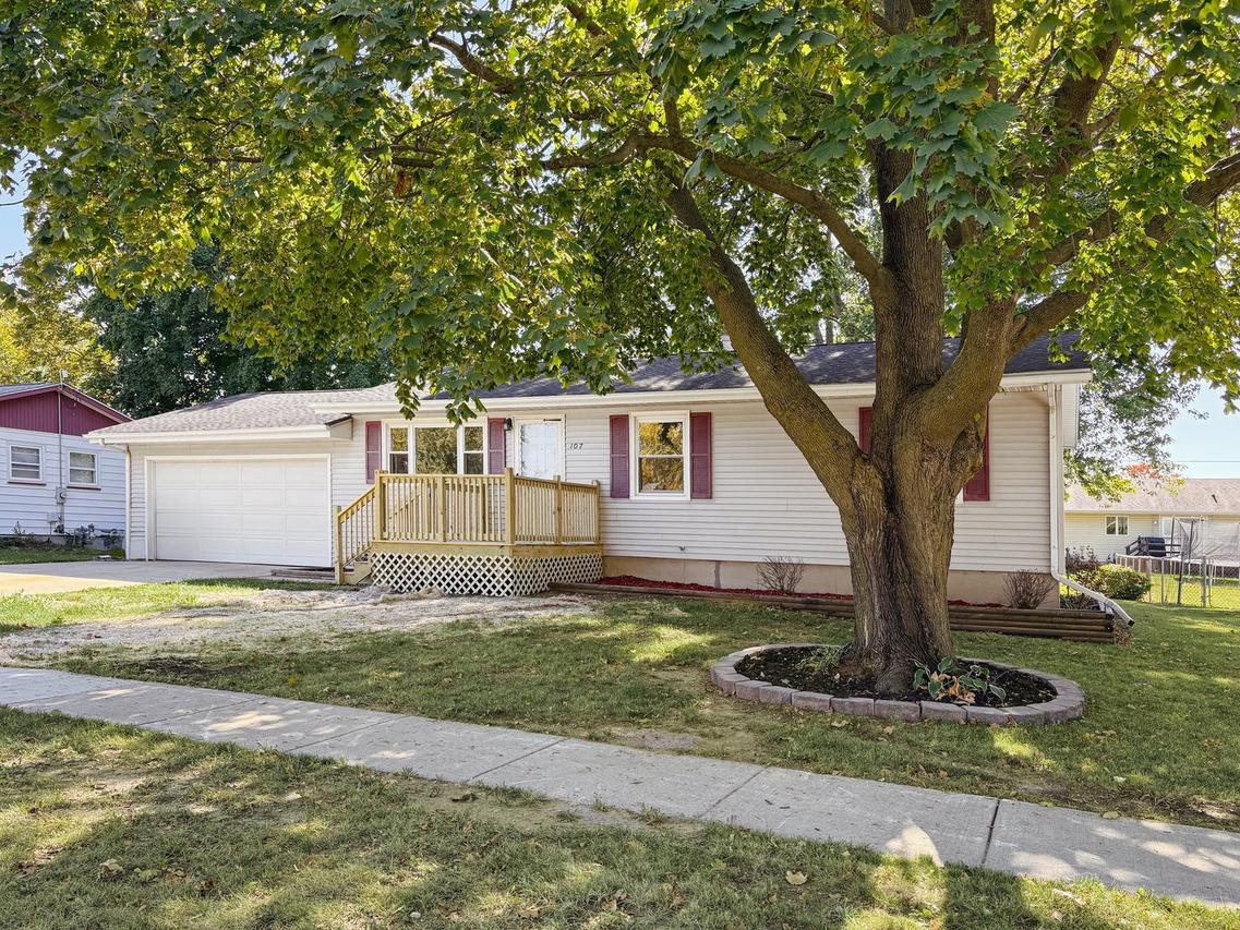 107 Southview Dr., Rochelle, IL 61068