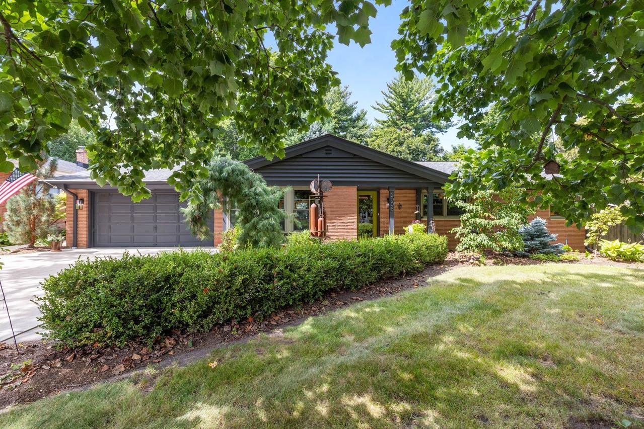 2008 Whitehall Rd., Rockford, IL 61107