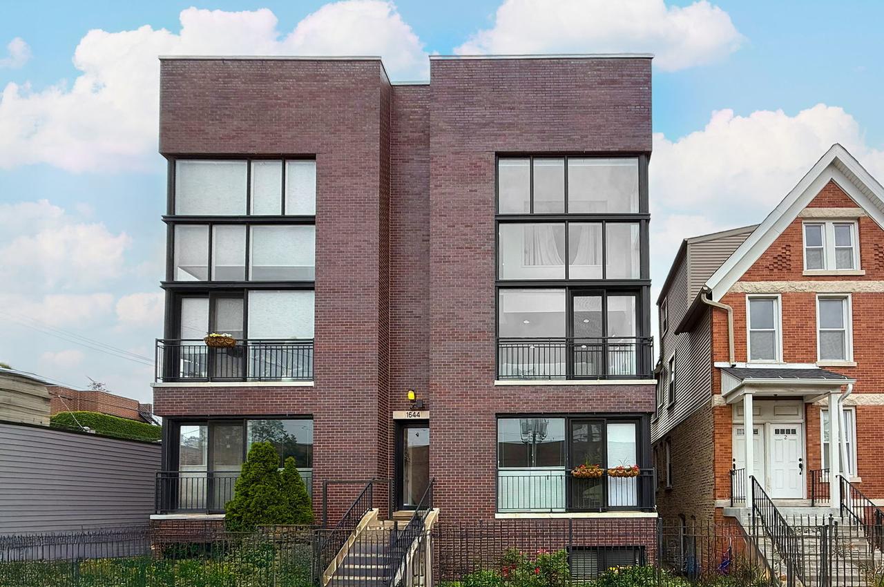 1644 W Blackhawk St. #2E, Chicago, IL 60622