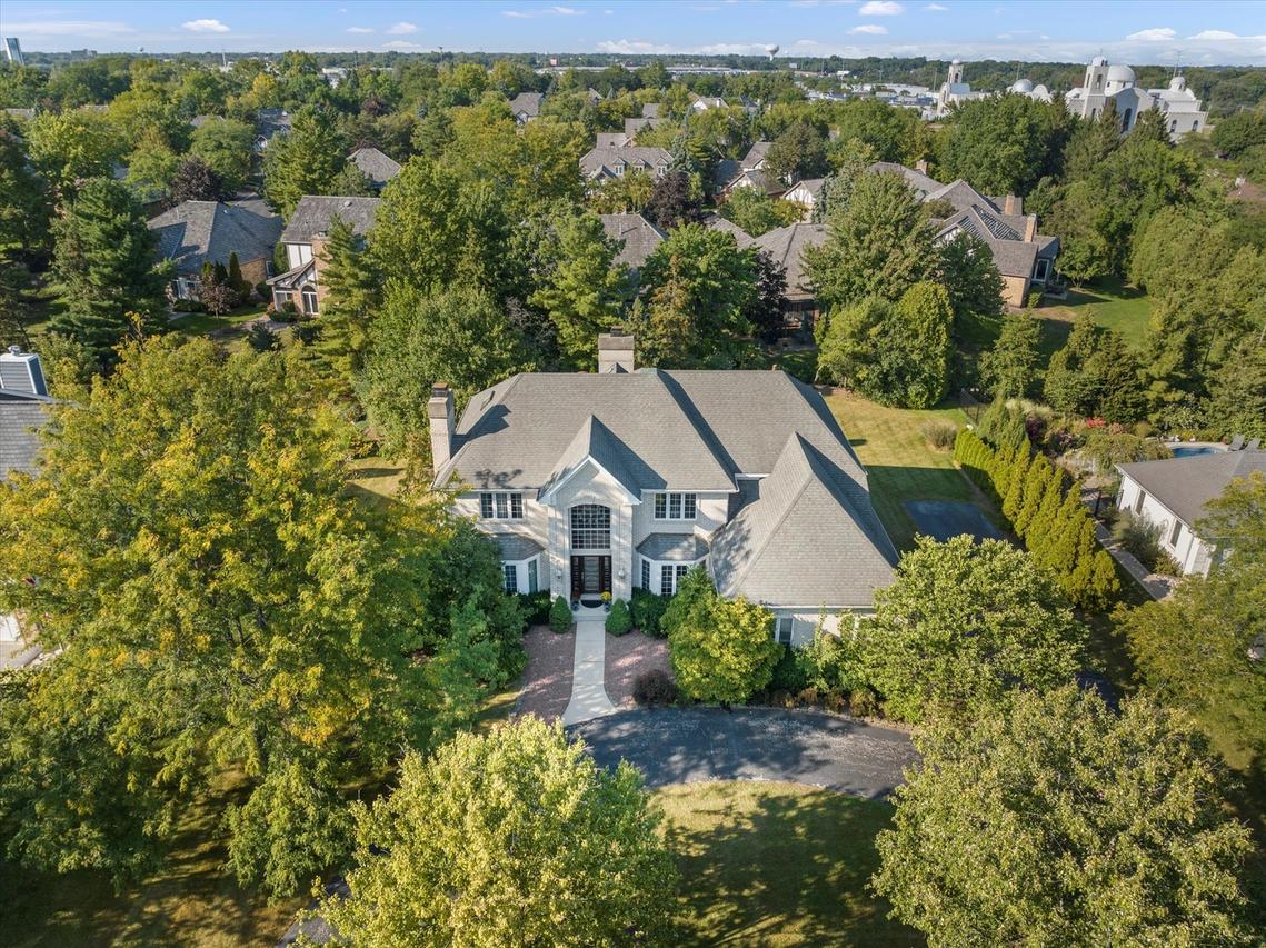 15W521 81st St., Burr Ridge, IL 60527