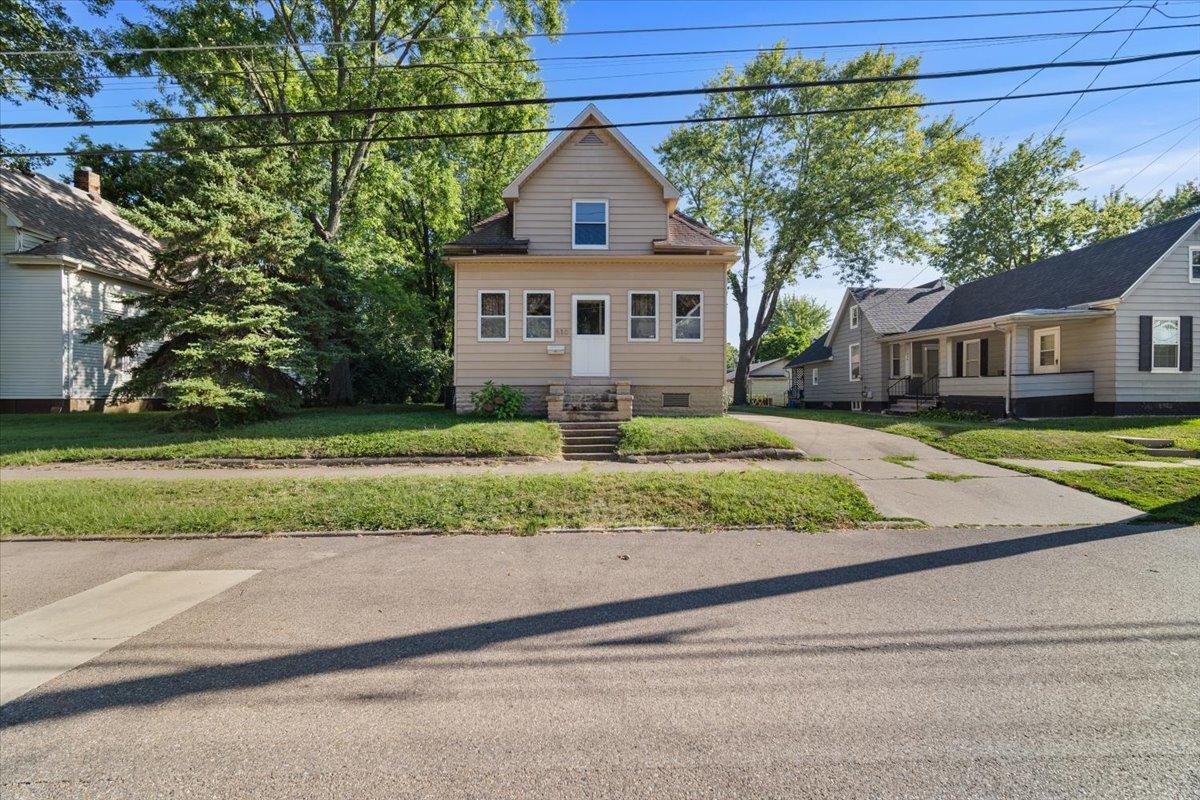 510 W Oakland Ave., Bloomington, IL 61701