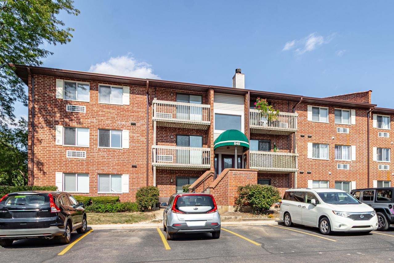 840 N Lakeside Dr. #3D, Vernon Hills, IL 60061