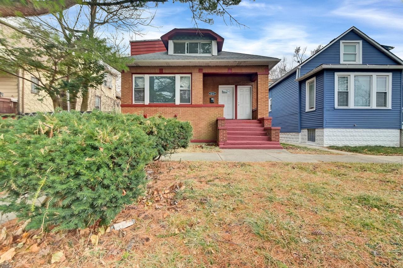 8210 S Manistee Ave., Chicago, IL 60617