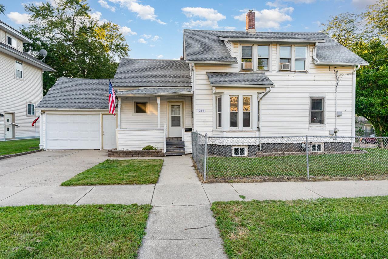 216 N May St., Aurora, IL 60506