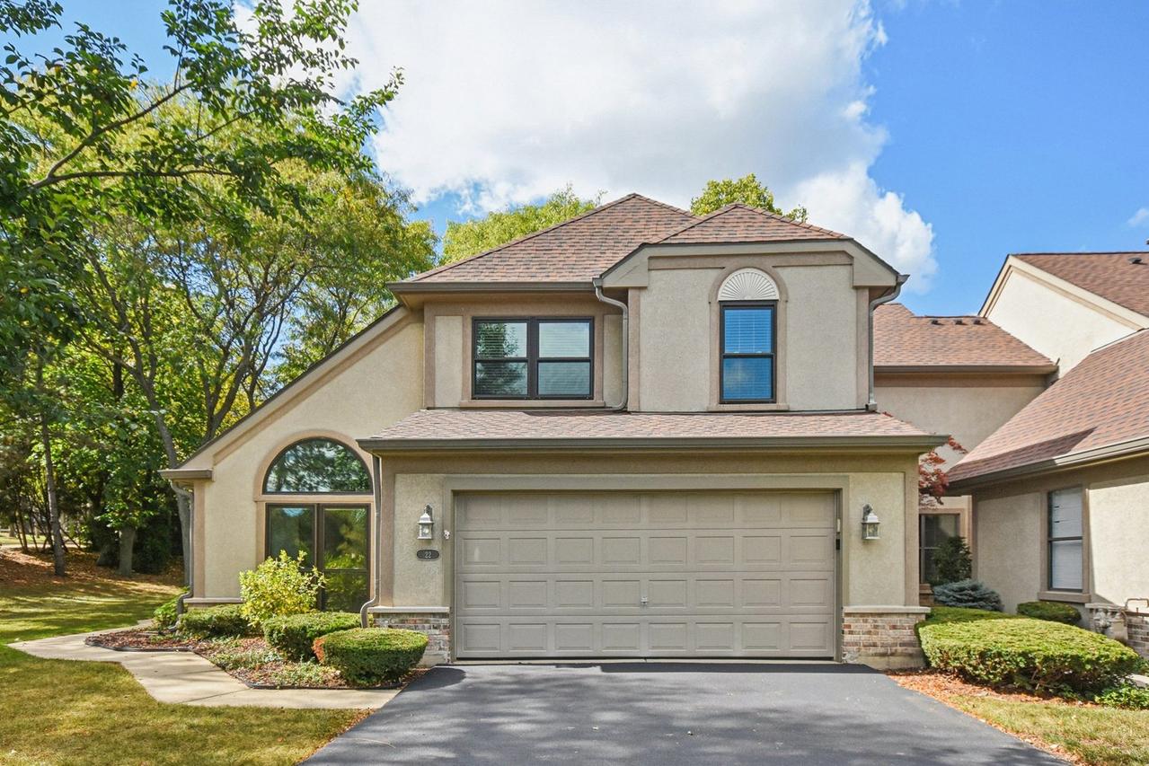 22 Ascot Cir., Schaumburg, IL 60194