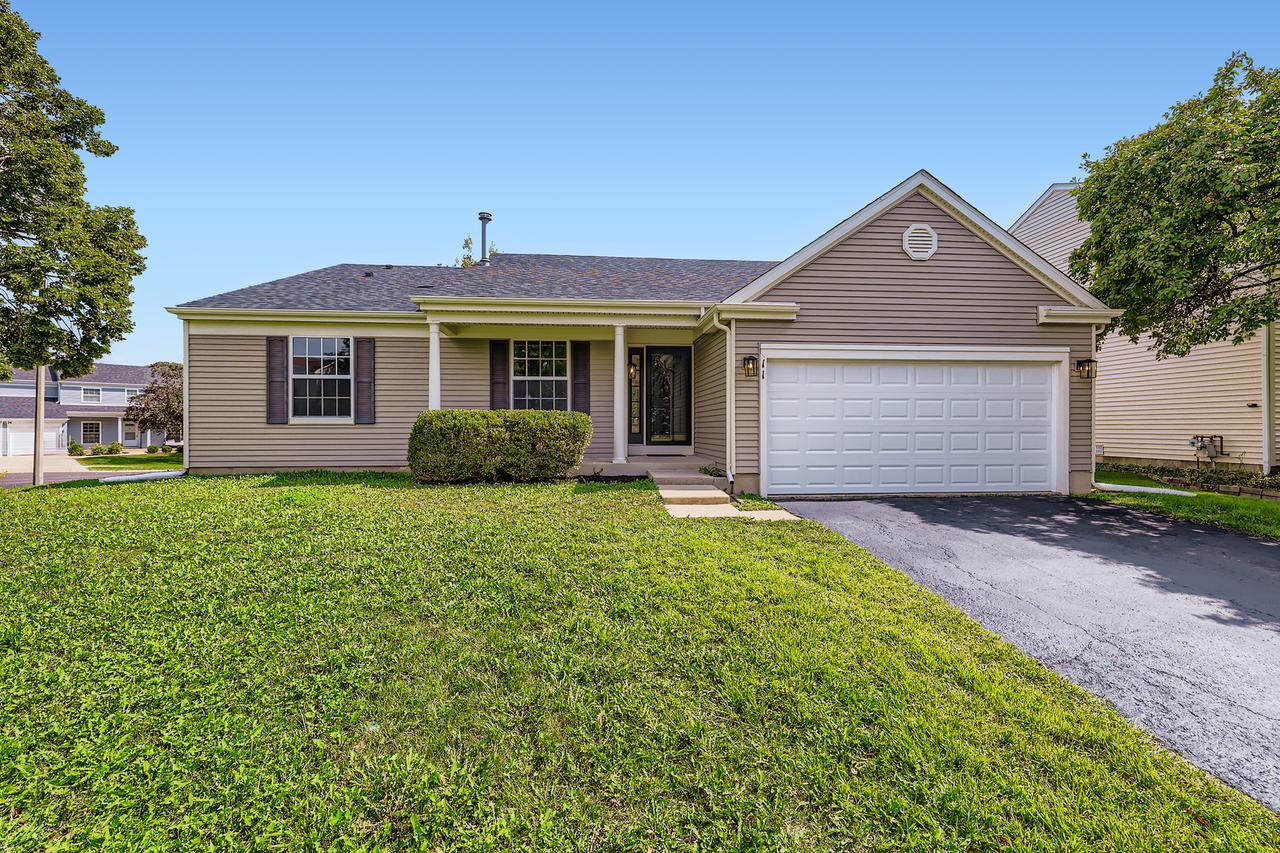 11 Harrison Ln., Streamwood, IL 60107