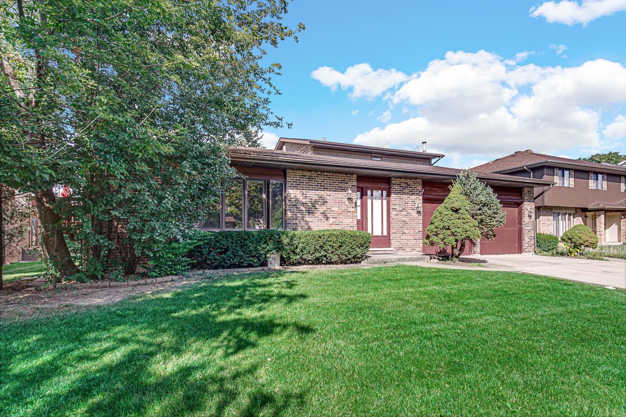 316 Morningside Dr. #A, Bloomingdale, IL 60108