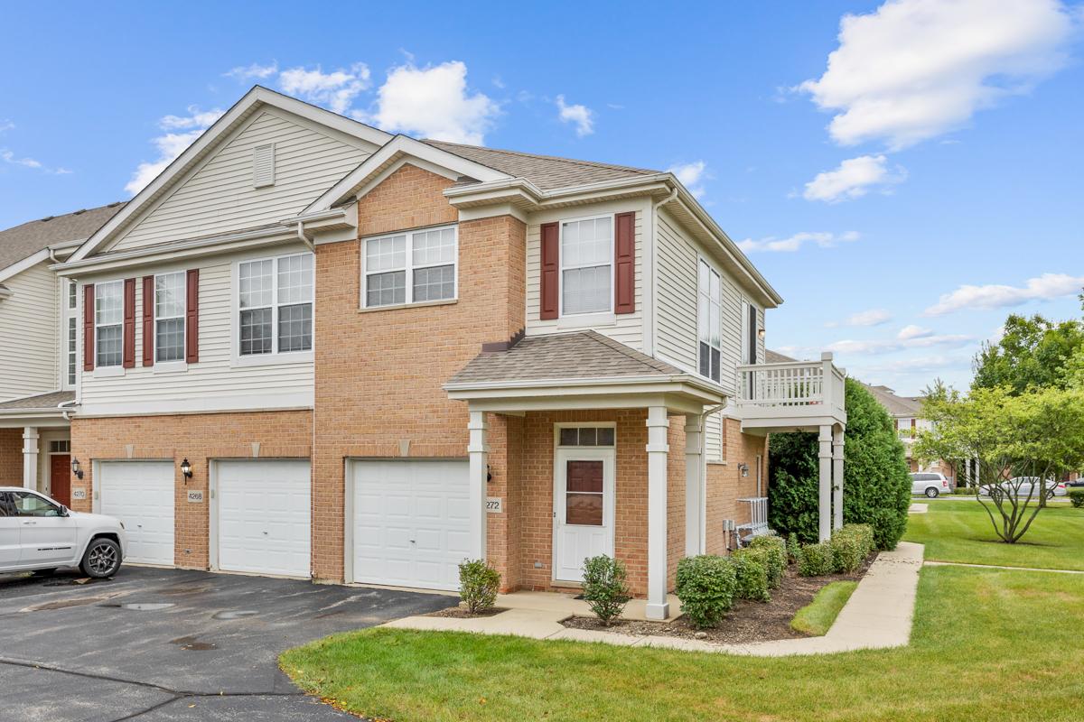 4272 Savoy Ln., Mchenry, IL 60050