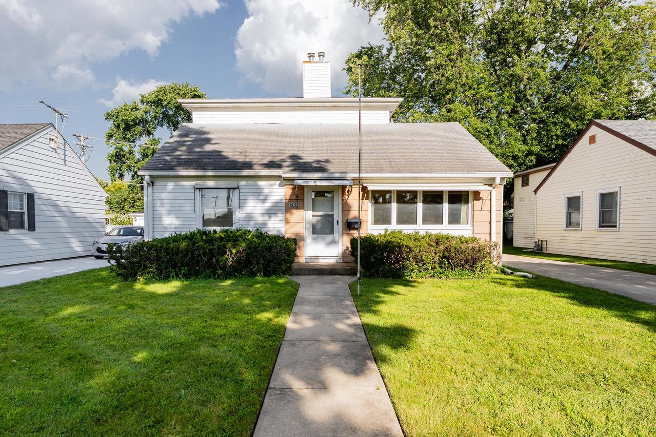 1535 Beach Ave., La Grange Park, IL 60526