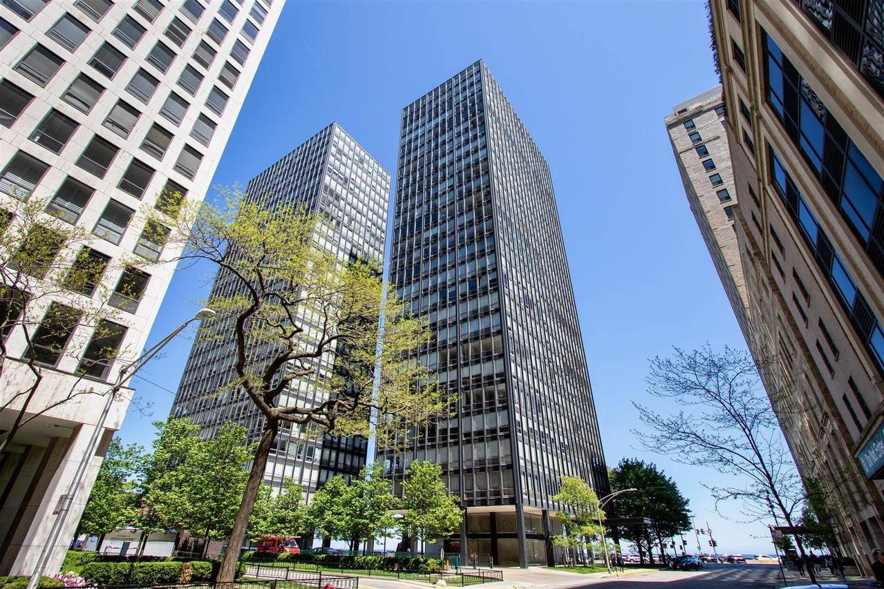 860 N Lake Shore Dr. #5M, Chicago, IL 60611