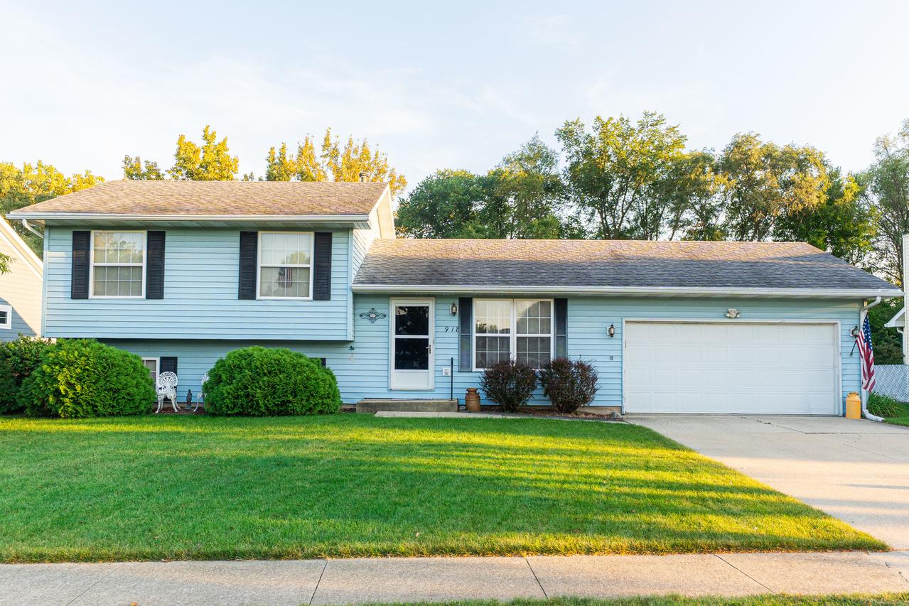 918 Janet St., Sycamore, IL 60178