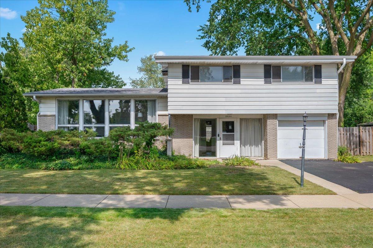 2920 Harrison St., Glenview, IL 60025