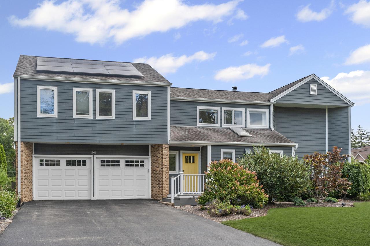 1101 N Stratford Rd., Arlington Heights, IL 60004