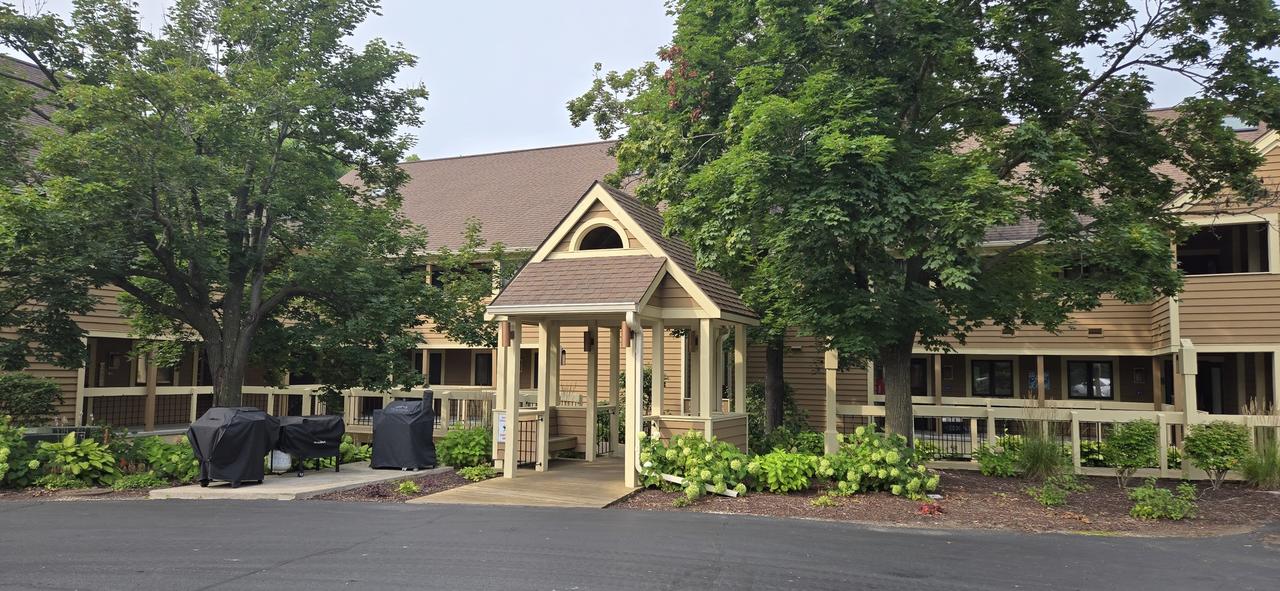 B10 Long Bay Point Dr., Galena, IL 61036