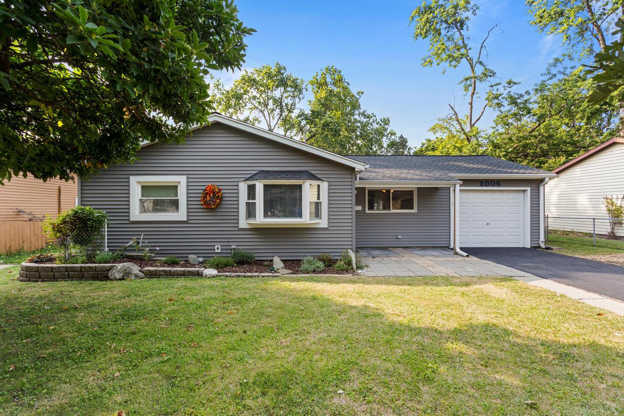2005 E Country Squire Dr., Urbana, IL 61802