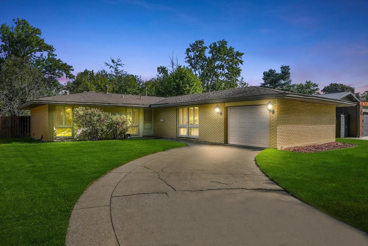 5556 Natalie Dr., Oak Forest, IL 60452